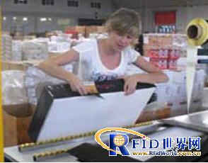 Christmas gift boxes in Spain "wear" RFID tags