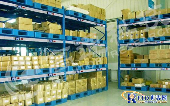 Electronic tag picking system of a pharmaceutical company warehouse logistics center