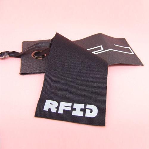 RFID technology creates the era of smart clothing management "core"