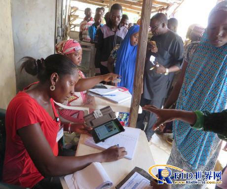 Nigerian farmers use NFC to get seed and fertilizer subsidies