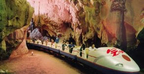 Case Study of Automatic Guide and Play System in Scenic Spots