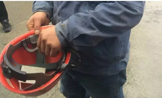 The new attendance system with chips installed in helmets makes workers no longer afraid of being owed wages