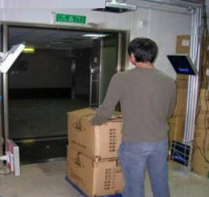 RFID-based warehousing management of cargo boxes