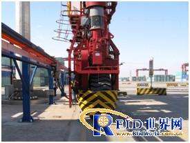 Mains electric gantry crane anti-collision and automatic deviation correction
